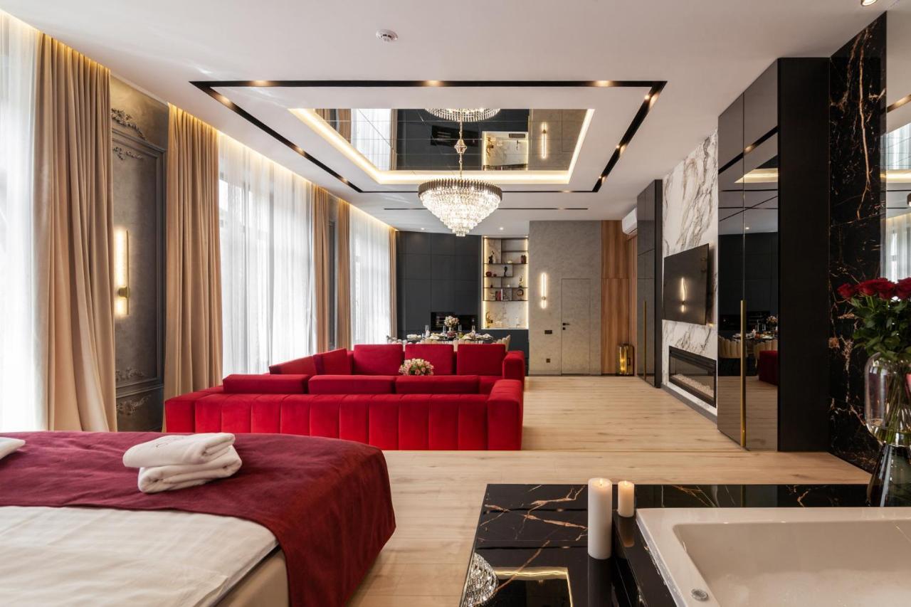 Aristo Jacuzzi Hotel Львов Экстерьер фото