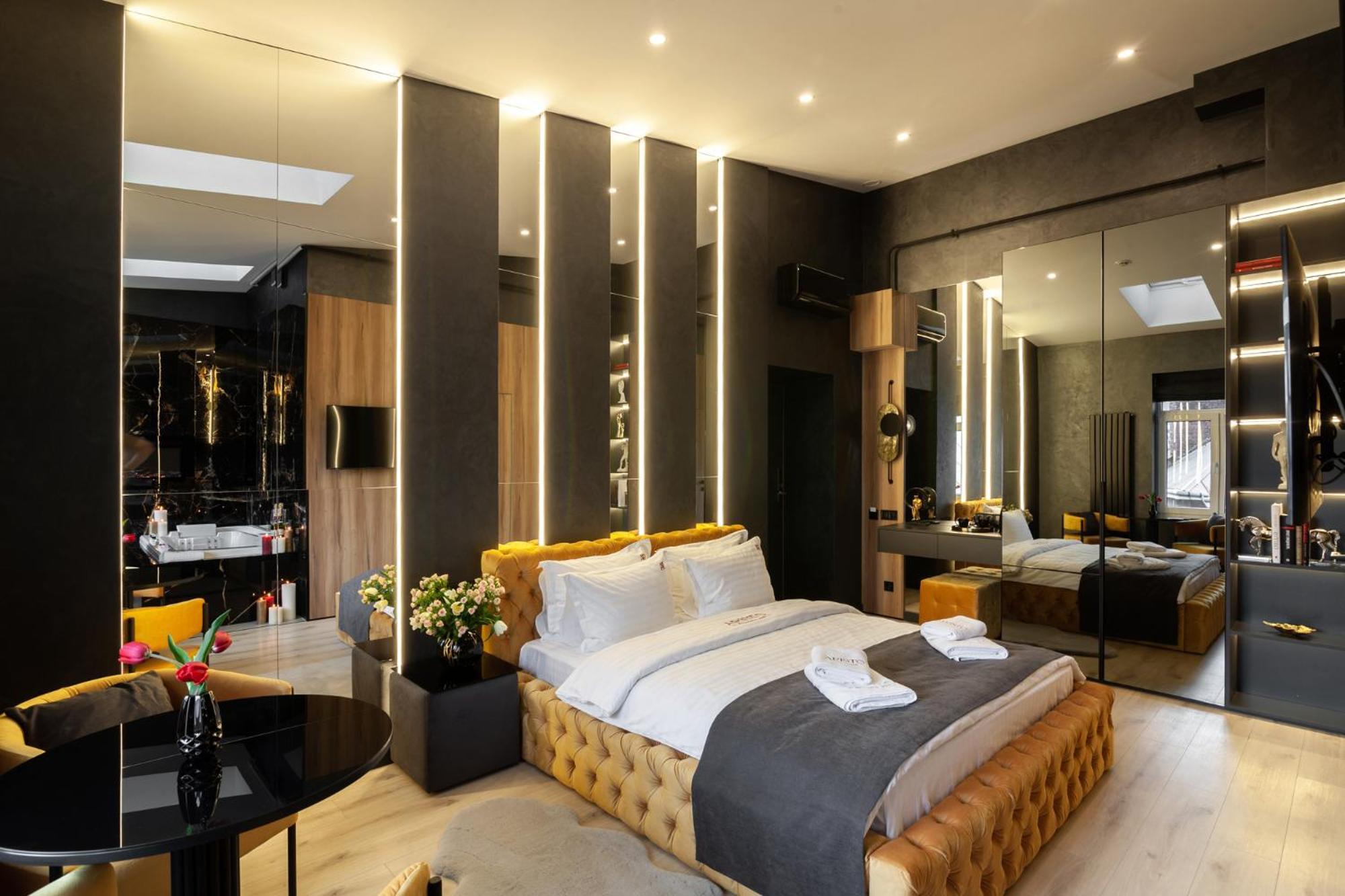 Aristo Jacuzzi Hotel Львов Экстерьер фото