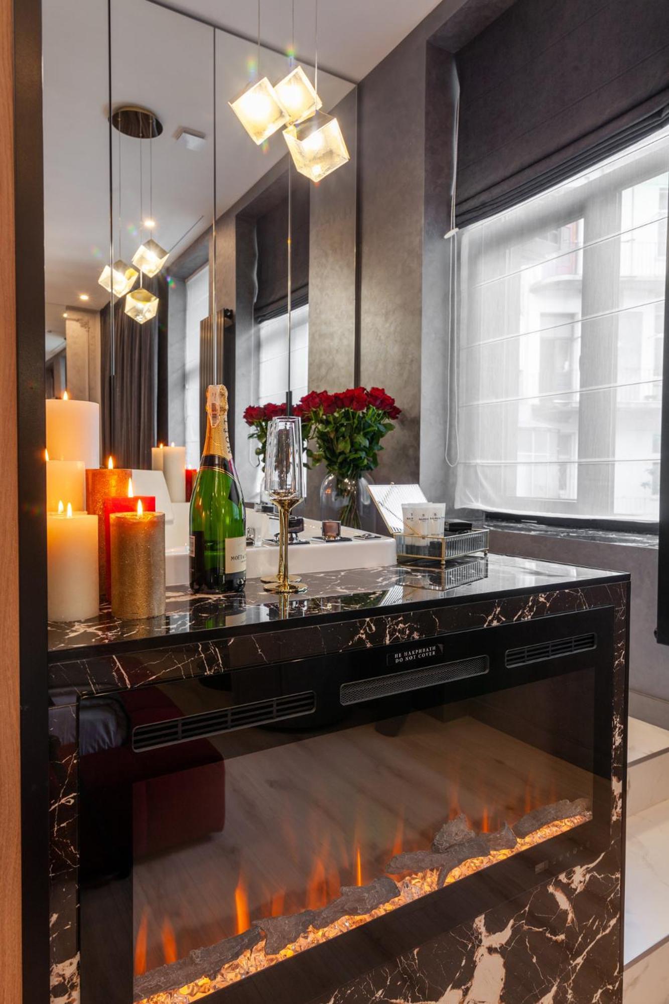 Aristo Jacuzzi Hotel Львов Экстерьер фото