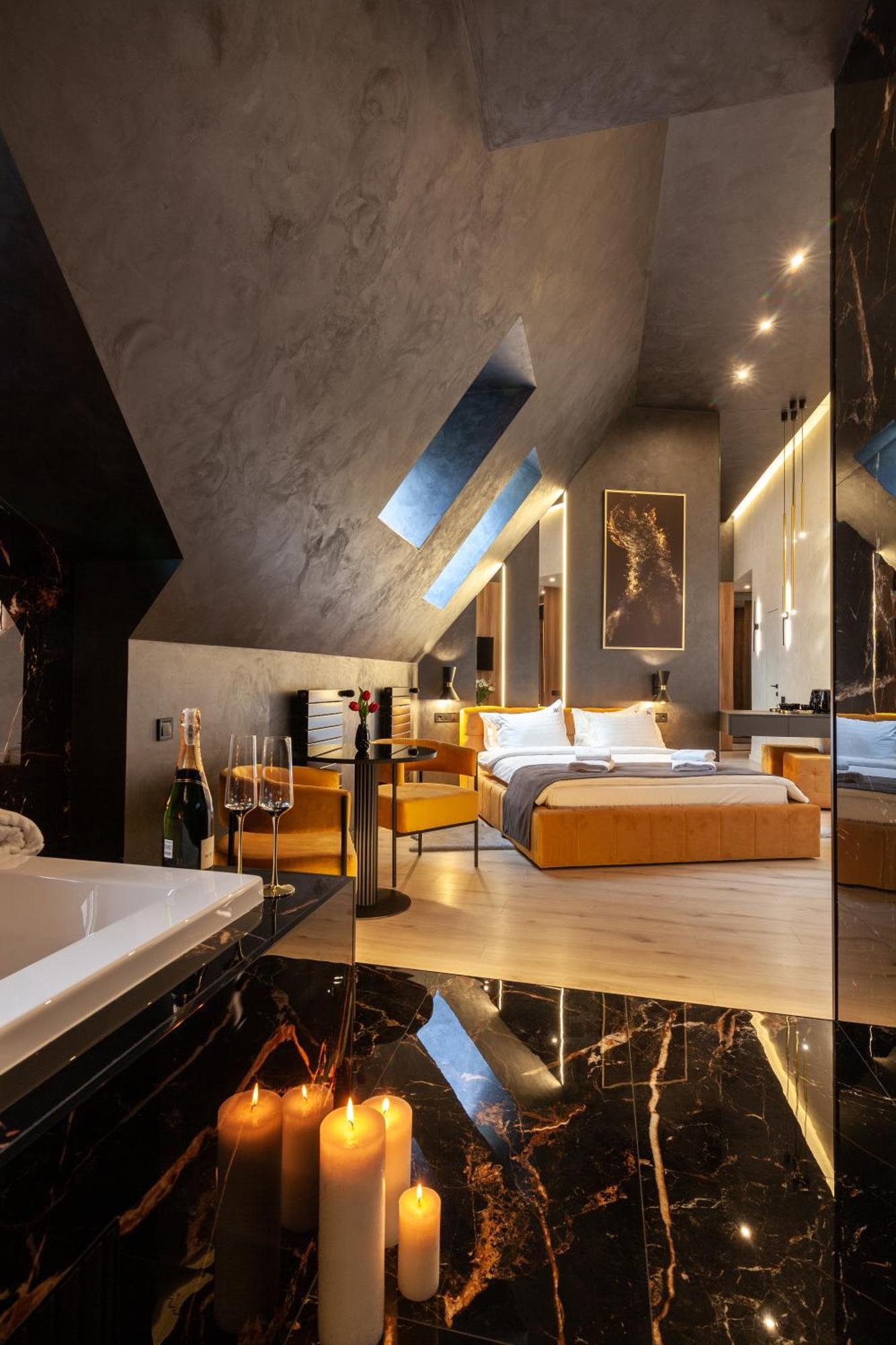 Aristo Jacuzzi Hotel Львов Экстерьер фото